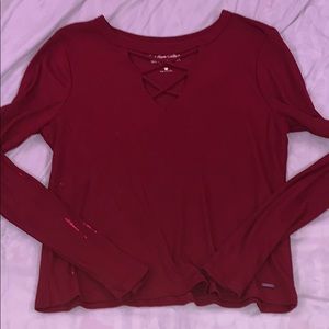 Long sleeve w/ neck detail